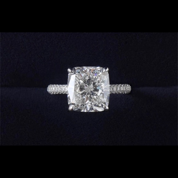 Stunning Sterling silver Cushion cut 3ct AAAAA CZs - Picture 3 of 6